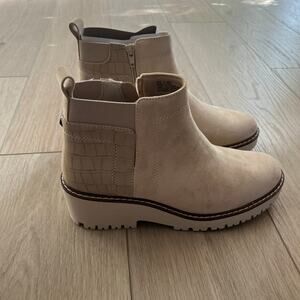 Sonoma Women’s Hadley Sand Chunky Boot Size 9